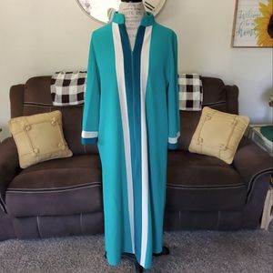 FEATURE of WEEK: Vintage "Vanity Fair" Robe